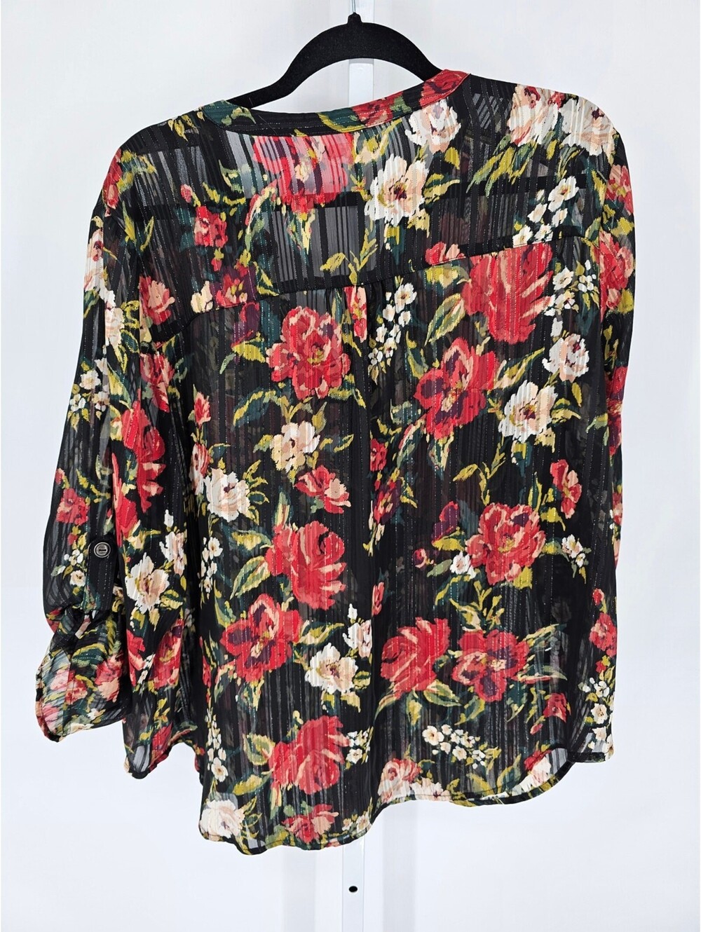 Maurices Womens Sz 2X Tab Sleeve Blouse Black Red Floral w/ Metallic Weave - Picture 4 of 4